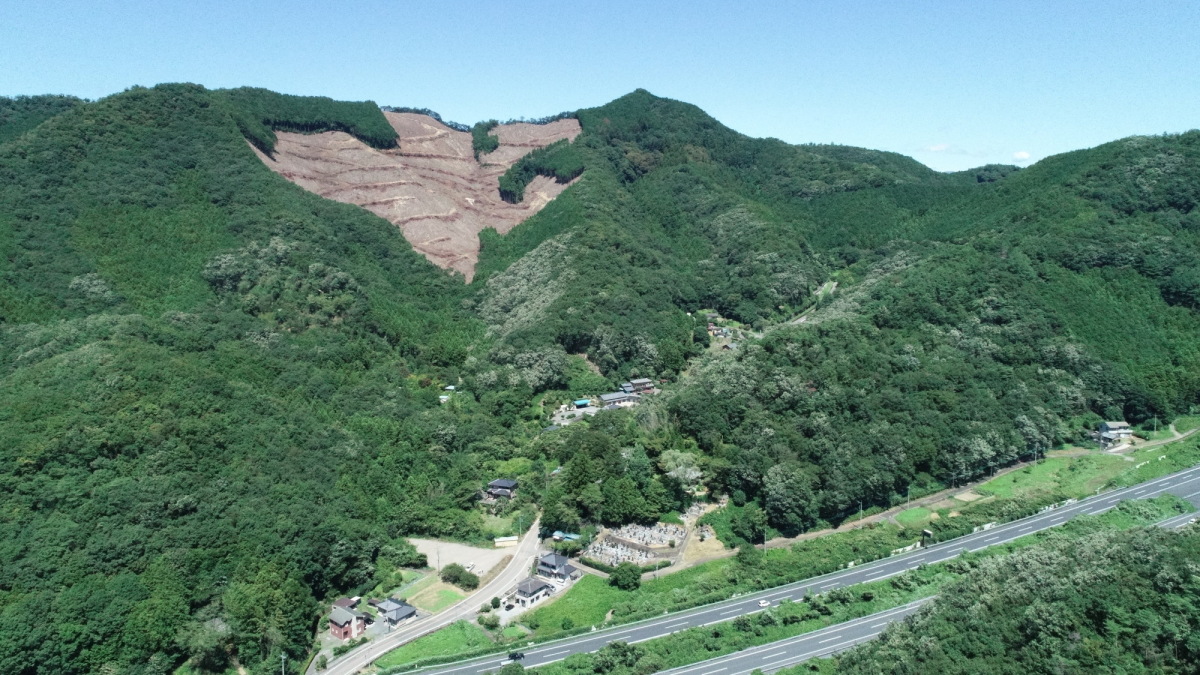 日本三佛毘沙門天　大岩山全景