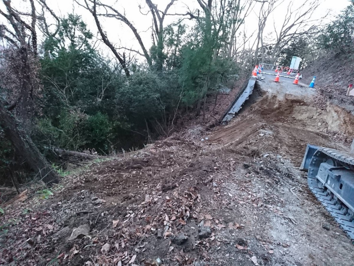 西公園下道路工事