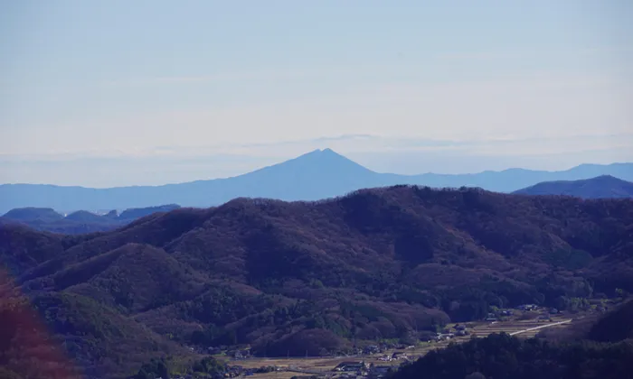 栃木県足利市の大岩山の天空テラスからの筑波山