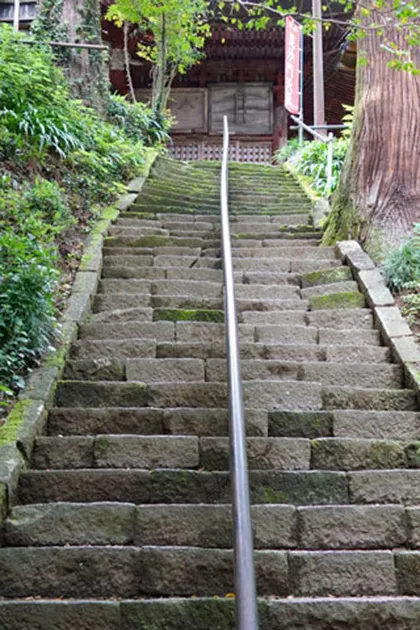 大岩山毘沙門天 石段