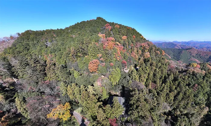 大岩山毘沙門天の空撮50ｍのVRツアー