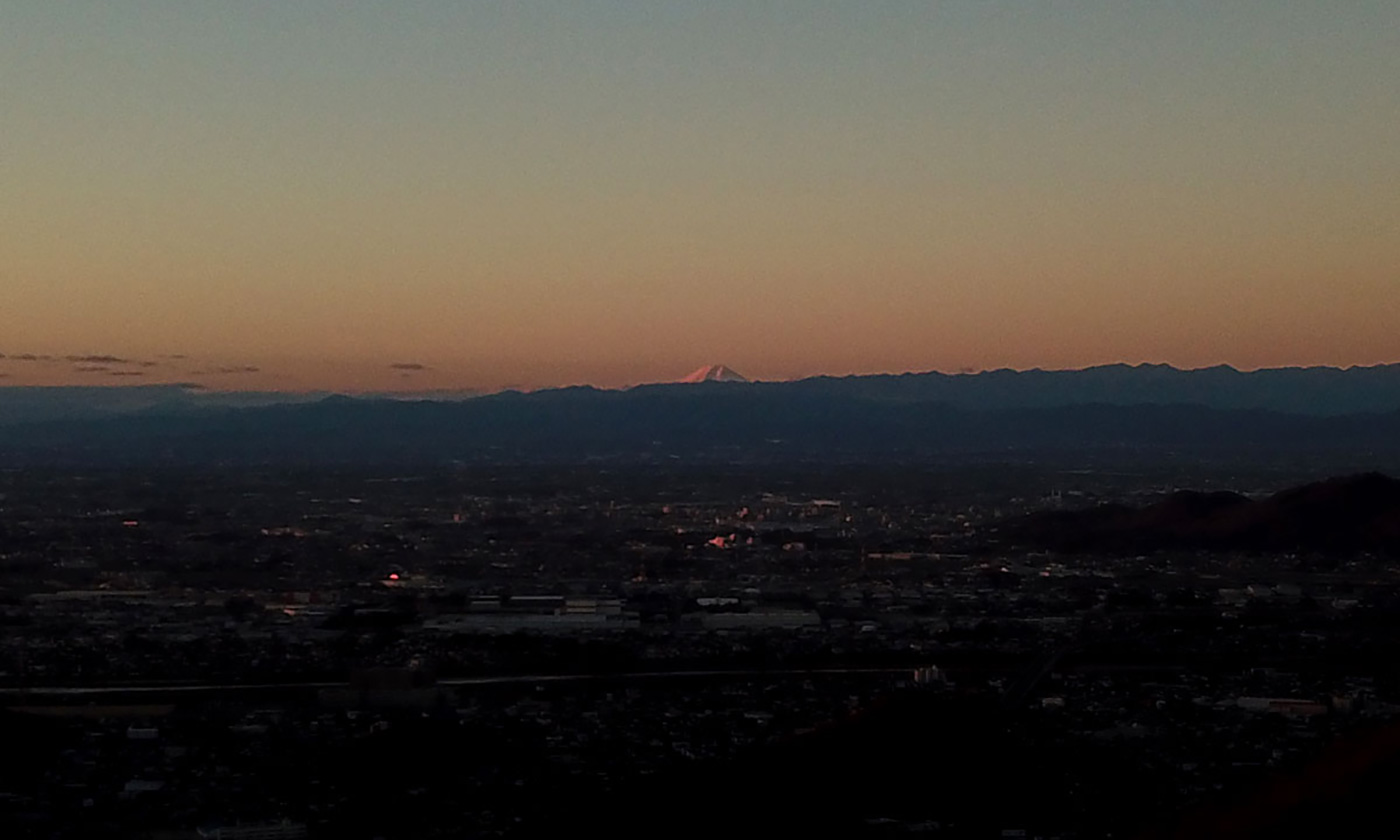 the morning sun, Ashikaga City and Mt. Fuji from Mt. Oiwa