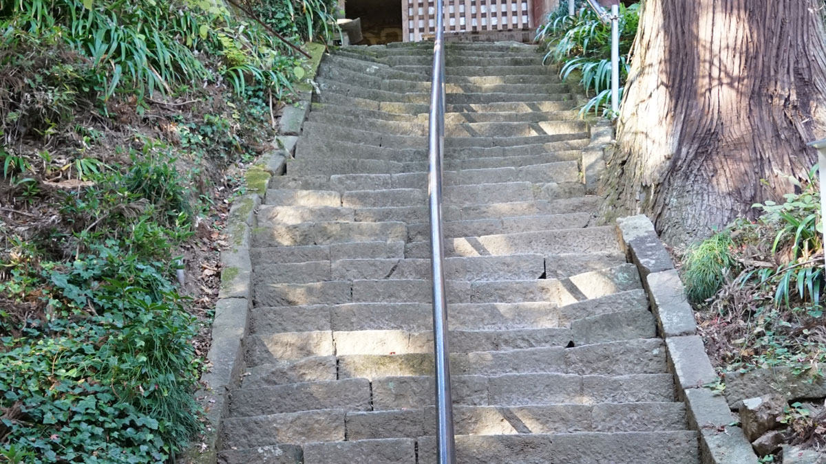 大岩山毘沙門天　石段